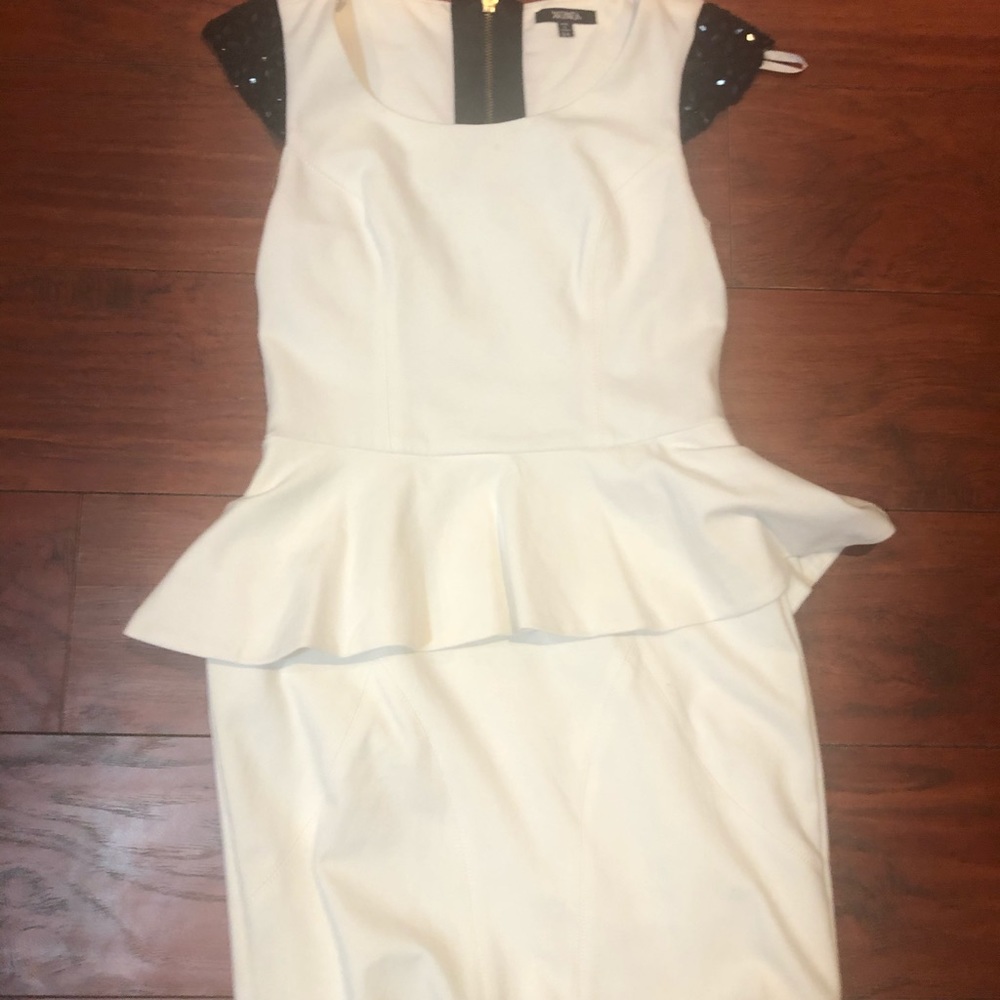 Cocktail dress XOXO . Size 4 US , White and Black